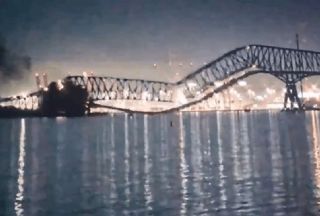 Desesperada búsqueda en Baltimore: Decenas de desaparecidos tras colisión de barco con puente Francis Scott Key