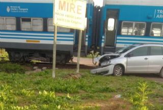 Accidente en el Ferrocarril Sarmiento: tren embiste automóvil en Gowland