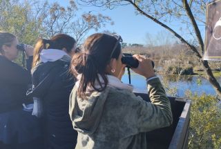 Un aula al aire libre que crece: alumnos de Mercedes y San Andrés de Giles exploraron la Reserva Arroyo Balta