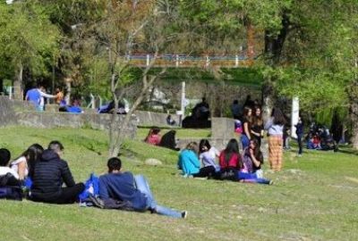 Vivir en tiempos de pandemia, el Día de la Primavera y del Estudiante