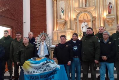 Estuvo en Mercedes la Virgen Malvinense: los veteranos la escoltaron por las calles de la ciudad