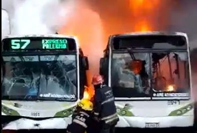 Incendio y pérdida de unidades de la línea 57 en Pilar