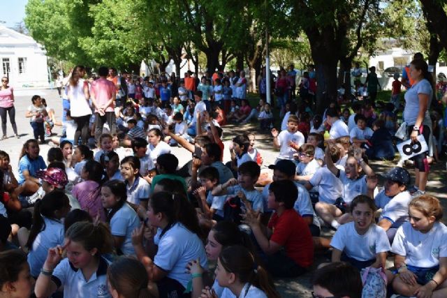 “La Bandera nos Une” junto a cientos de niños de nuestra ciudad