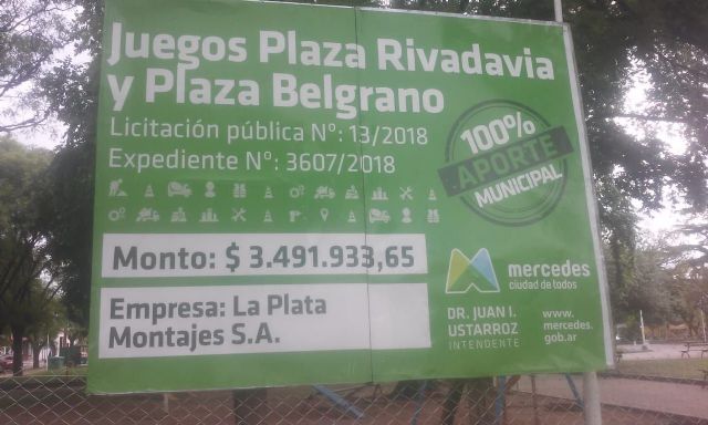Comenzaron los trabajos para instalar juegos en plazas Rivadavia y Belgrano