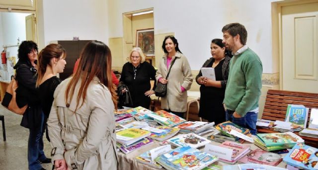 Docentes mercedinos seleccionaron libros para el programa “Mercedes Aprende”