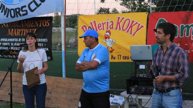 Ustarroz anunció que el municipio construirá una pileta en el Club Defensores y otra en el Club Vélez.