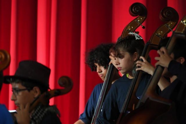 Orquesta “Buenas Cuerdas” y Maxi Trusso brillaron en el Teatro Argentino