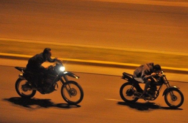 Fuerzas de seguridad nacional buscarán terminar con las picadas de motos en las colectoras