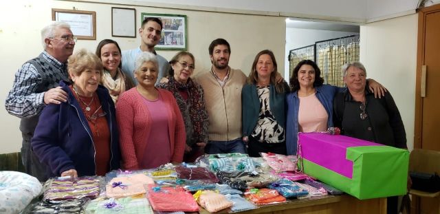 Abuelas Tejedoras  continúan su tarea solidaria