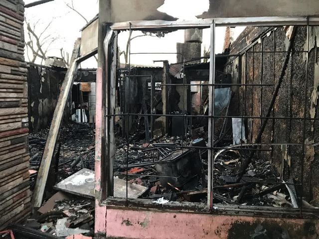 Voraz incendio destruye totalmente una vivienda