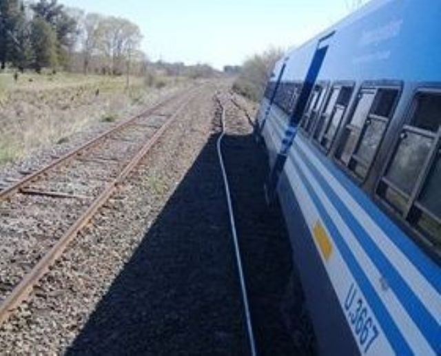 Hace instantes: descarriló una formación del Sarmiento a la altura del peaje