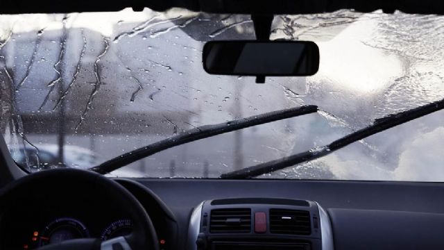 10 Consejos para conducir seguro bajo la lluvia
