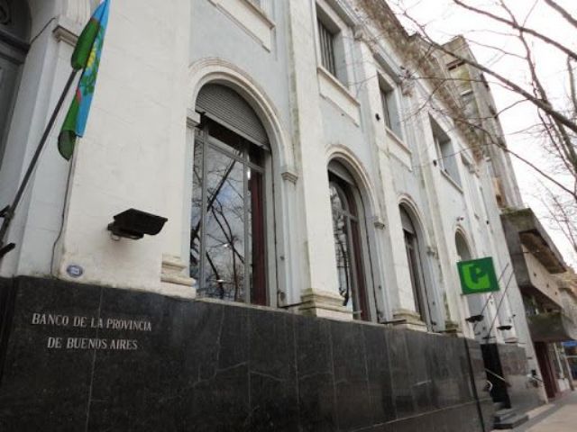 Hoy el Banco Nación no abre sus puertas y el resto para por dos horas