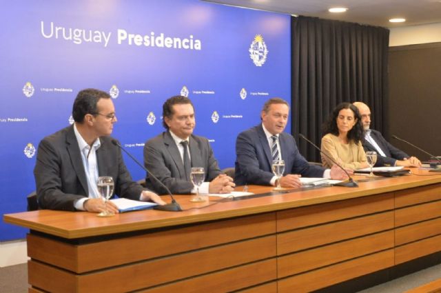Coronavirus: En Uruguay 15.000 funcionarios rebajan su sueldo y generan un fondo de 12 millones de dolares