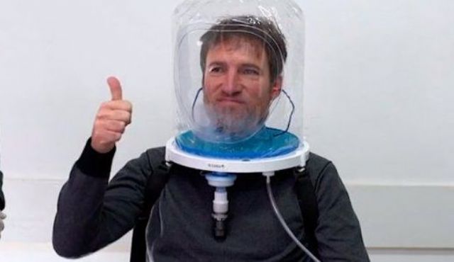 Coronavirus: argentinos hicieron un casco que liberará respiradores