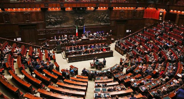 Escándalo en Italia: Diputados cobraban subsidios destinados a familias y empresas afectadas por la pandemia