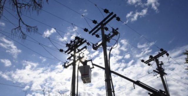 Obligan a las empresas eléctricas a revisar la facturación de los usuarios