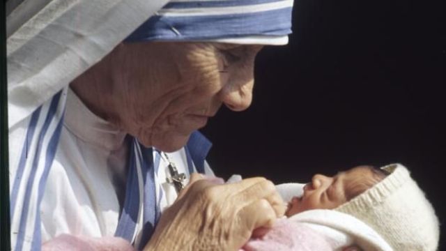 Recordando a la Madre Teresa de Calcuta hoy se celebra el “Día de la Solidaridad”