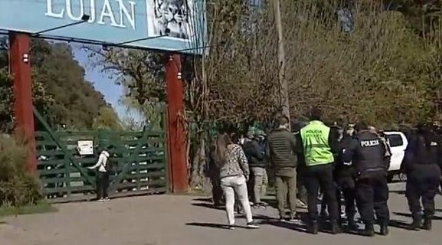 Clausura total del Zoo Luján con discusión y empujones