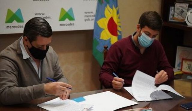 ENHOSA y Municipio firman convenio por obras en redes de agua y de cloacas
