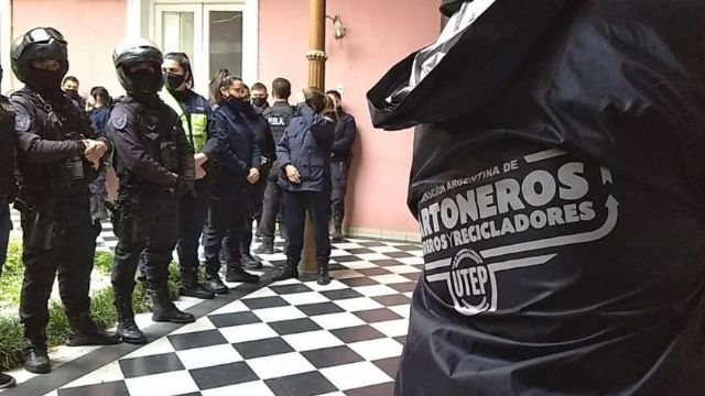 Junín: Miembros de una cooperativa identificados con Grabois tomaron la municipalidad