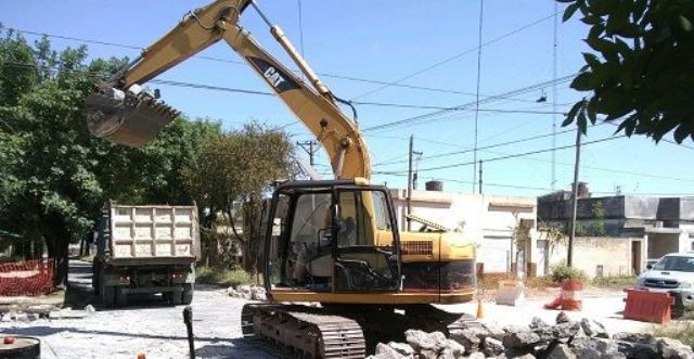La obra del barrio La Amistad se expande a la pavimentación de la 12