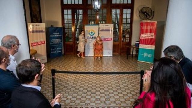 Provincia de Buenos Aires: comenzó la vacunación en mayores de 60 años y docentes