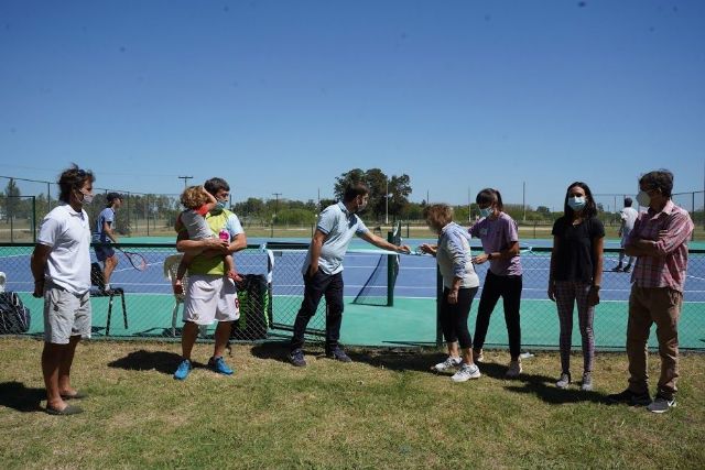 Finalmente se inauguraron las canchas de tenis en el Parque Municipal
