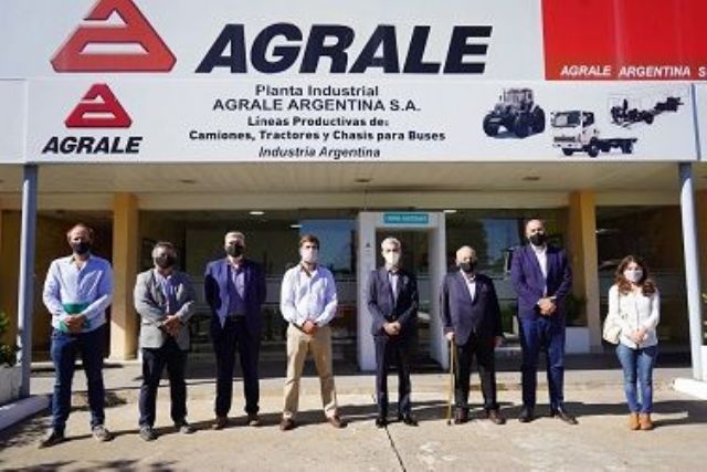 El Intendente y el ministro Mario Meoni visitaron la planta de Agrale