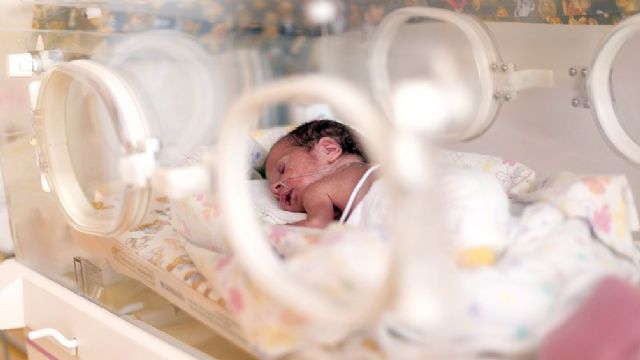 Nació un bebé prematuro con coronavirus y es uno de los pocos casos de Argentina