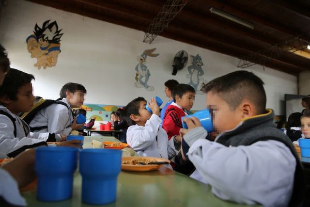 Las escuelas bonaerenses incorporan desayuno o merienda para estudiantes que reciben el Servicio Alimentario Escolar