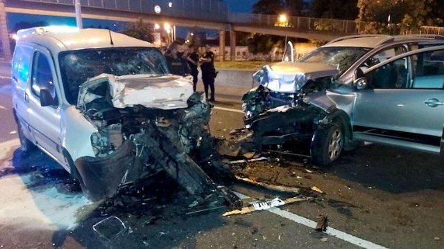 A contramano y a 130 km/h chocó de frente a una camioneta en el Acceso Oeste: dos muertos
