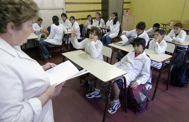 5 horas: las escuelas primarias tendrán una hora más de clase por día