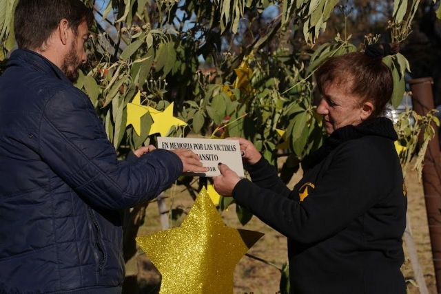 Estrellas Amarilla plantó árboles y coloco placas en el “Bosque de la Conciencia”
