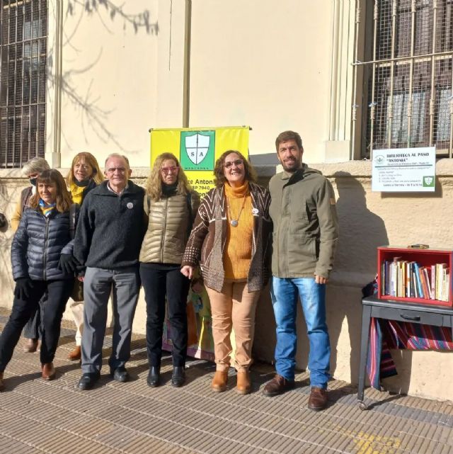 La Comunidad educativa del Instituto San Antonio de Padua inauguró la biblioteca al paso “Antonia”