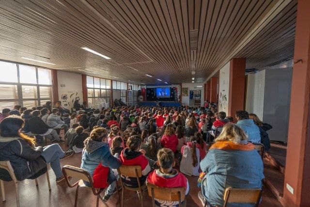 Belgrano llegó a las escuelas con teatro y cine