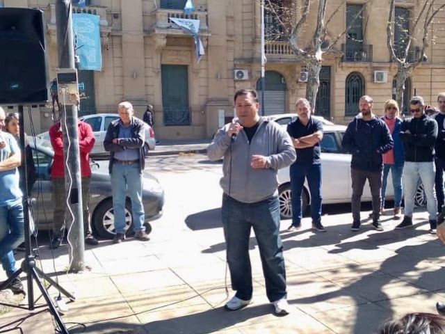 Movilización en Mercedes: simpatizantes y militantes se congregaron en Plaza San Martín en repudio al atentado contra CFK
