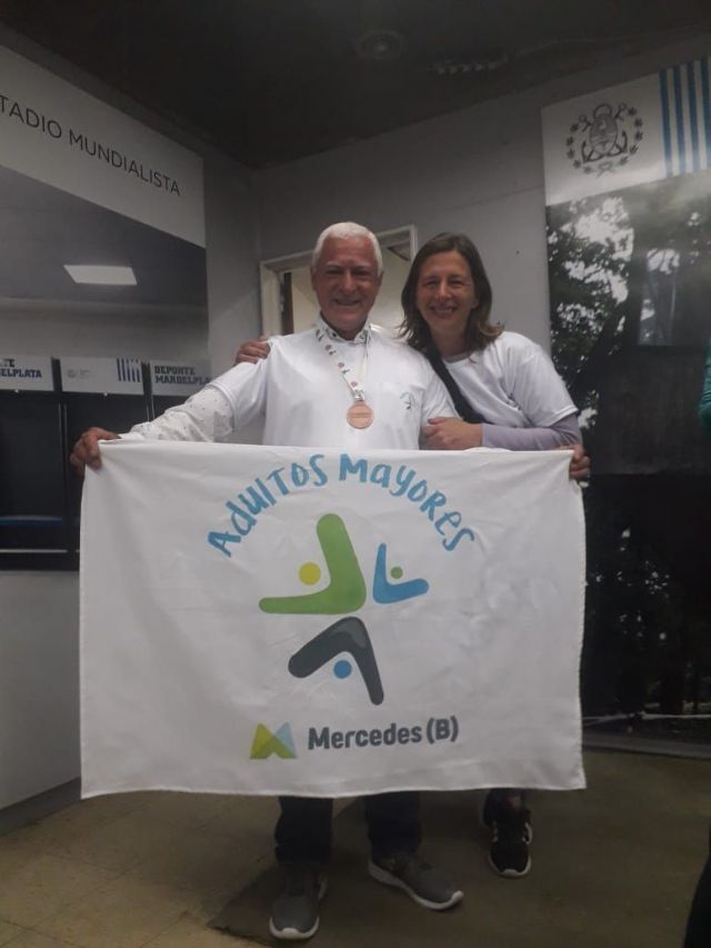 Juegos Bonaerenses: Mercedes suma medallas de oro en tenis de mesa, plata en Caminantes y bronce en Damas
