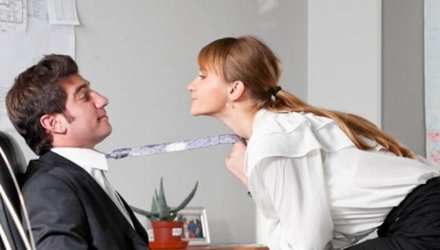 Amores de oficina: ¿es bueno enamorarse en el trabajo?