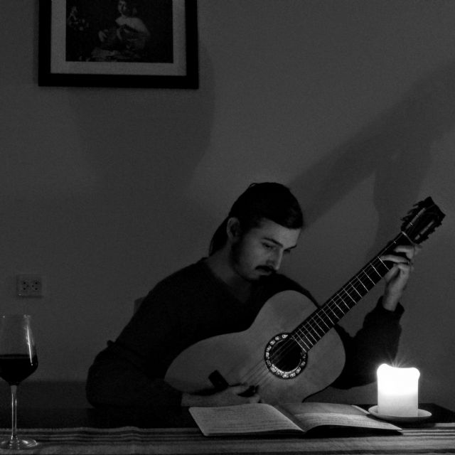 Jonatan Alvarado lanza su trabajo musical “Voces de Bronce un cancionero para el joven Carlos Gardel”