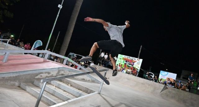 Con la presencia de Wado de Pedro se inauguró el Skate Park en el Paseo de la Juventud
