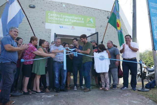 Larroque estuvo en Mercedes: visitó El Honguito, el club Holanda e inauguró un Centro Comunitario en el Esperanza
