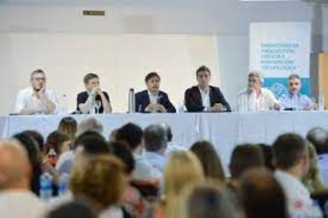 Con Kicillof presente, se realizó una reunión del Consejo Sectorial Productivo Bonaerense en Luján