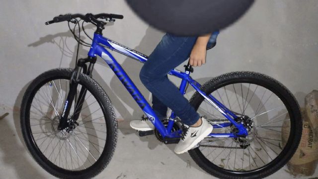 Roban bicicleta a estudiante de la escuela 2 en la esquina de la municipalidad y la madre pide ayuda