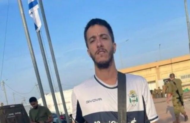 Un argentino combate en Israel con la camiseta de Messi y la de Gimnasia