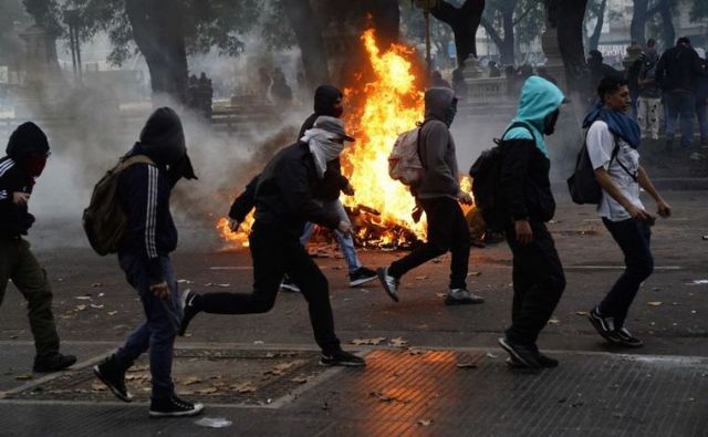 278 millones: el alto costo de la limpieza en Buenos Aires tras disturbios frente al Congreso