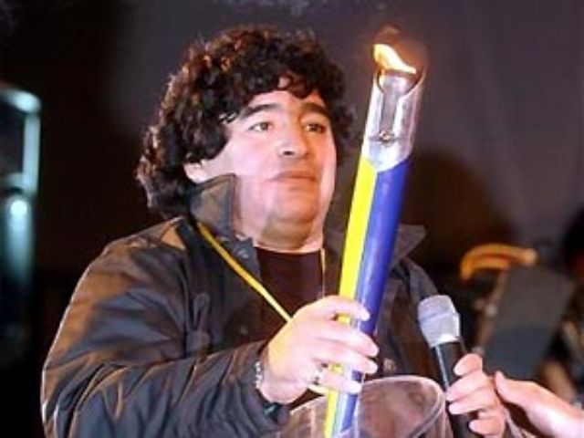 Boca Juniors ofrece a Maradona dirigir divisiones menores