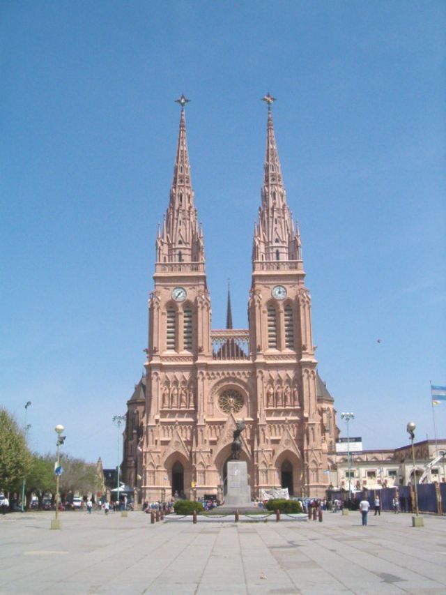 El Presidente Néstor Kirchner inauguró en Luján las obras de la Basílica