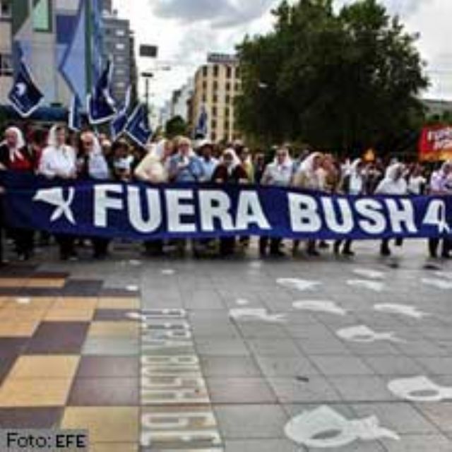 Bush acude a cumbre con misión de demostrar compromiso con América Latina