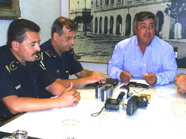 EL INTENDENTE PRESENTO LA NUEVA CUPULA POLICIAL